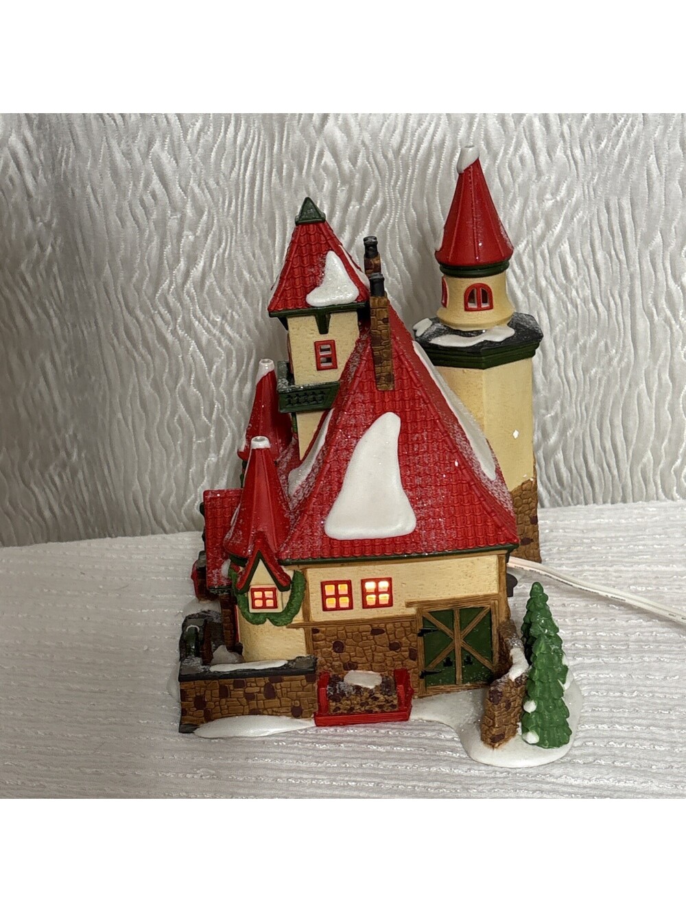 Dept 56 North Pole - Route 1 North Pole Home of Mr. & Mrs. Claus Lighted House - Picture 3 of 8